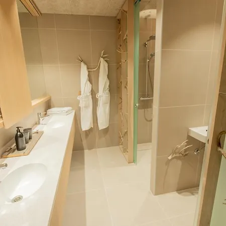 Otel Iso-syoete